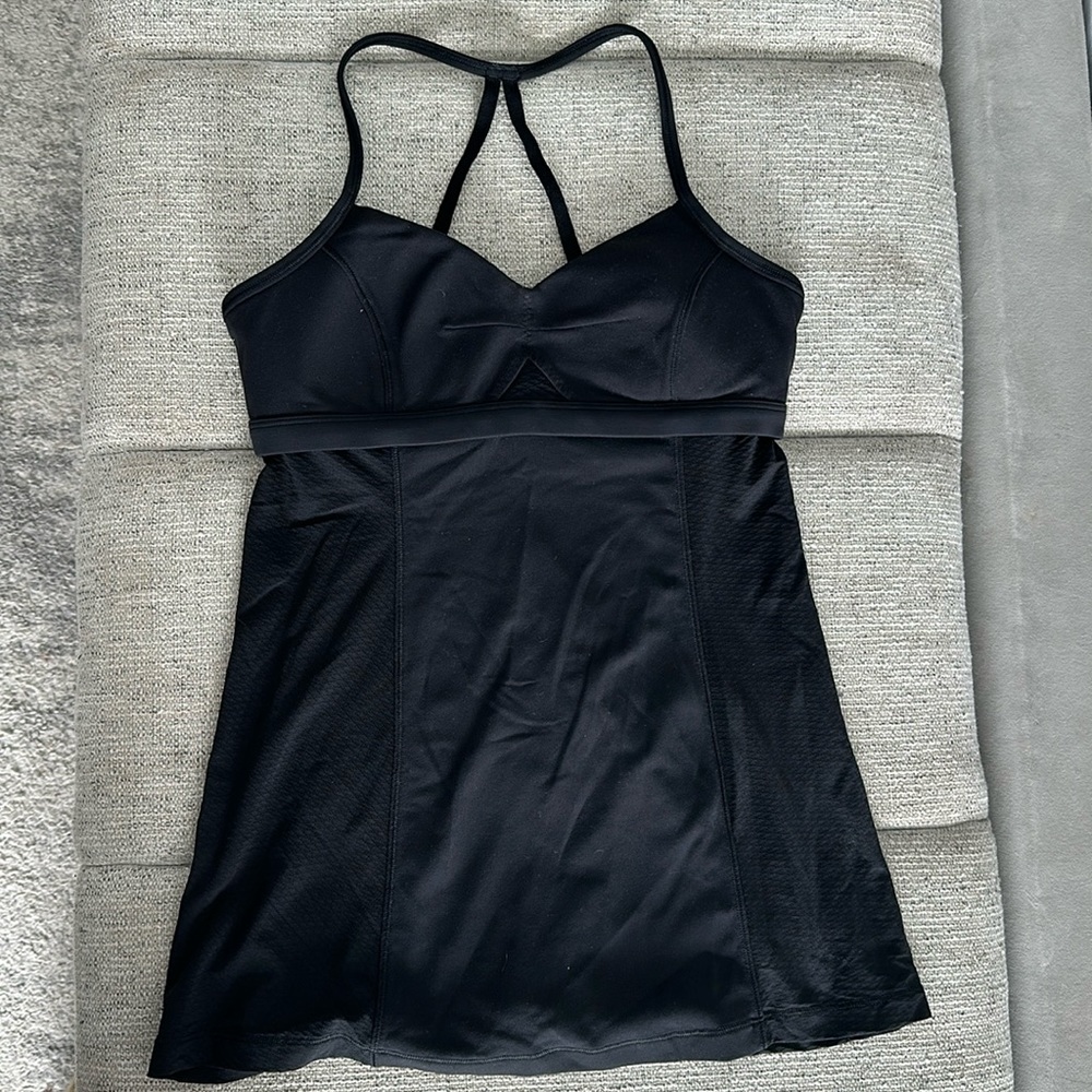 Lululemon black workout top. Gorgeous. Lightly used.